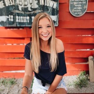 Meet your Posher, Ashley